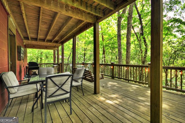 135 Tomahawk Trail, Blue Ridge, GA 30513