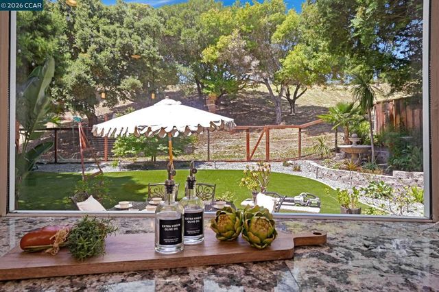 8254 Creekside Drive, Dublin, CA 94568