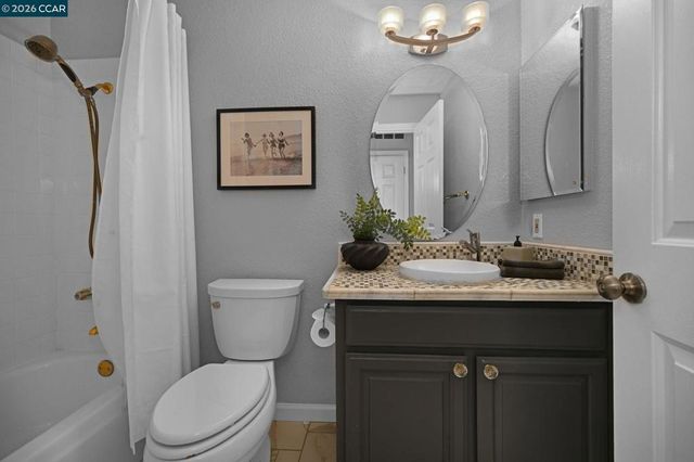 8254 Creekside Drive, Dublin, CA 94568