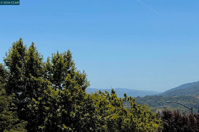 8254 Creekside Drive, Dublin, CA 94568