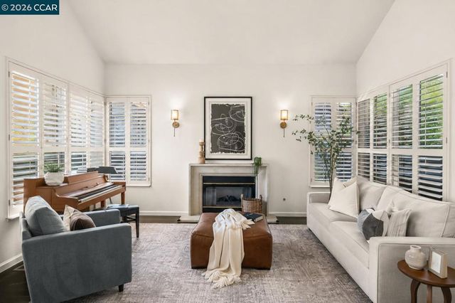 8254 Creekside Drive, Dublin, CA 94568