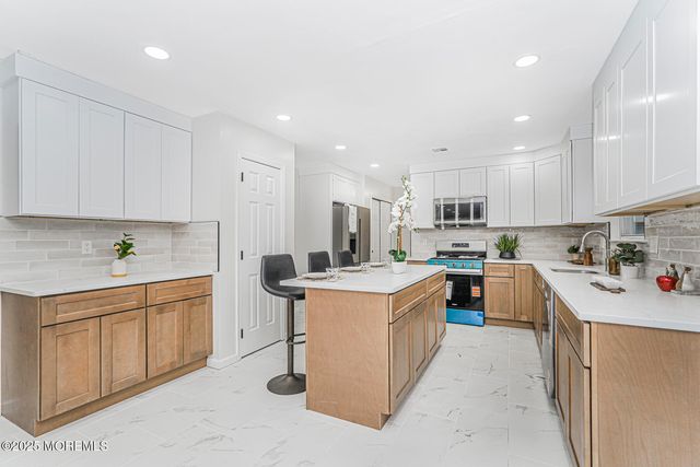 7 Willowtree Court, Barnegat, NJ 08005