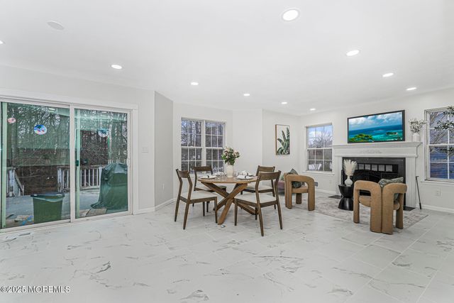 7 Willowtree Court, Barnegat, NJ 08005