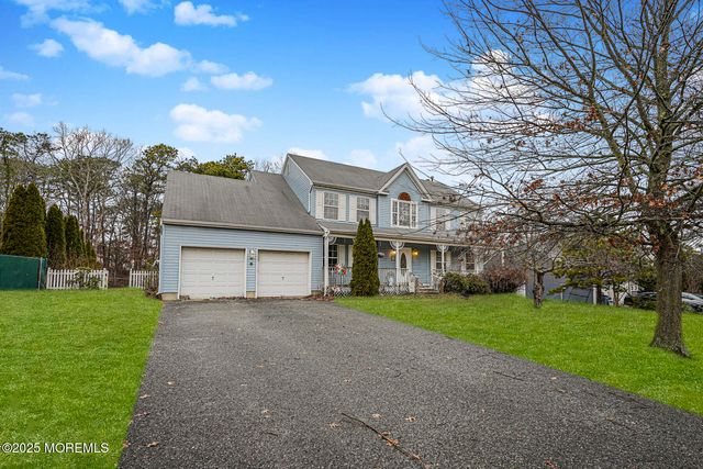 7 Willowtree Court, Barnegat, NJ 08005