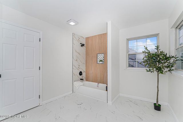 7 Willowtree Court, Barnegat, NJ 08005