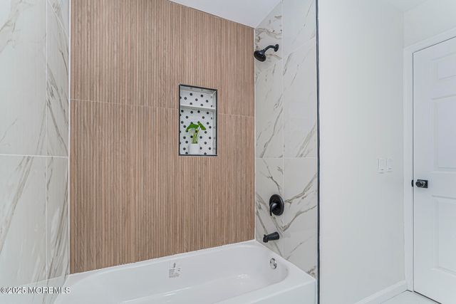 7 Willowtree Court, Barnegat, NJ 08005