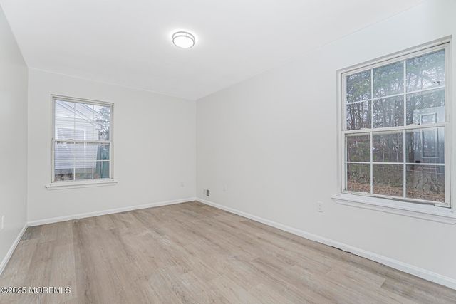 7 Willowtree Court, Barnegat, NJ 08005