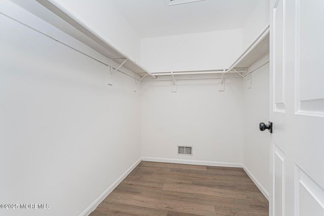 7 Willowtree Court, Barnegat, NJ 08005