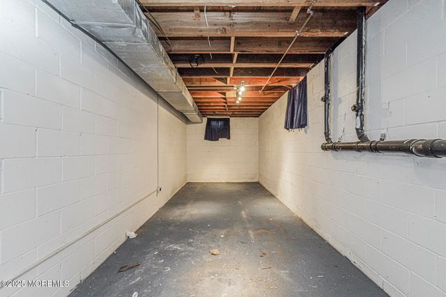 7 Willowtree Court, Barnegat, NJ 08005