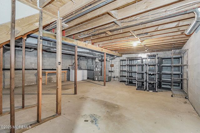 7 Willowtree Court, Barnegat, NJ 08005