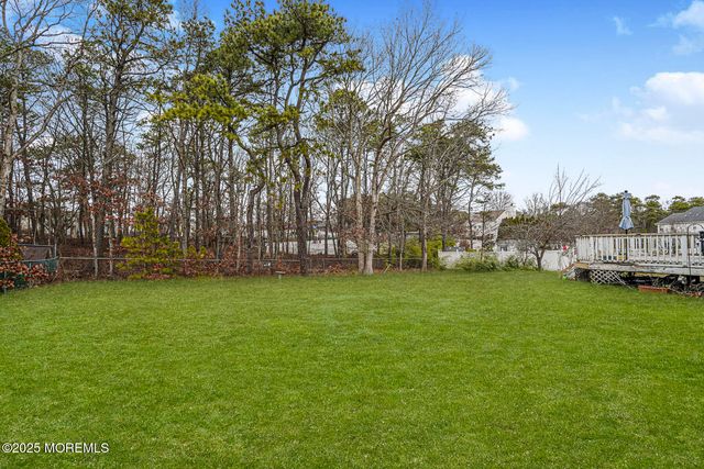 7 Willowtree Court, Barnegat, NJ 08005