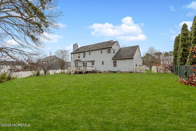 7 Willowtree Court, Barnegat, NJ 08005