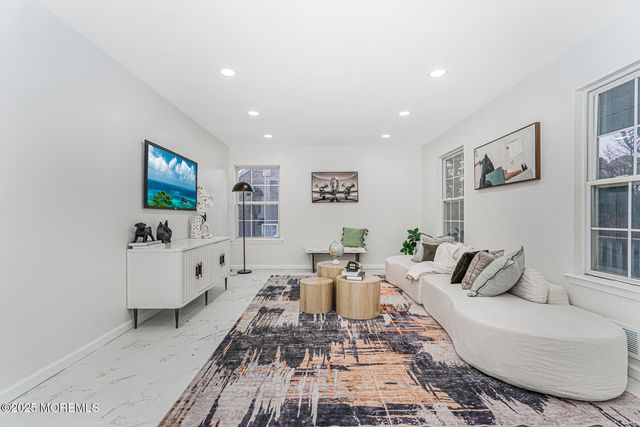 7 Willowtree Court, Barnegat, NJ 08005