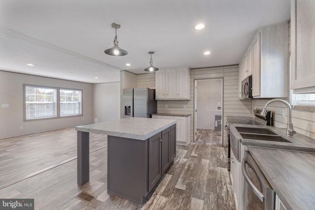 304 LUCKETTS ALY, Gordonsville, VA 22942