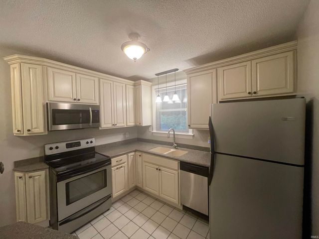 1311 N Kimberly Lane, Muncie, IN 47304