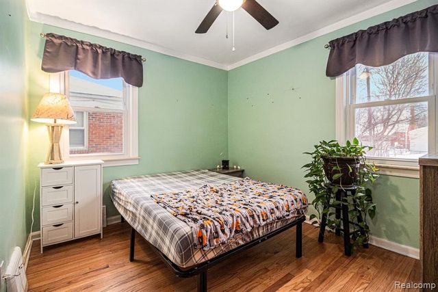 15562 Warwick Avenue, Allen Park, MI 48101