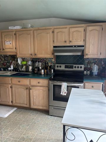 22449 Marine Avenue, Eastpointe, MI 48021
