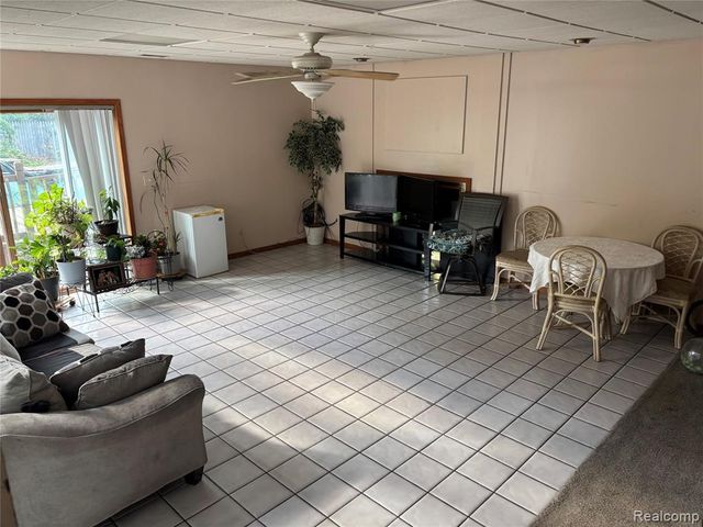 22449 Marine Avenue, Eastpointe, MI 48021