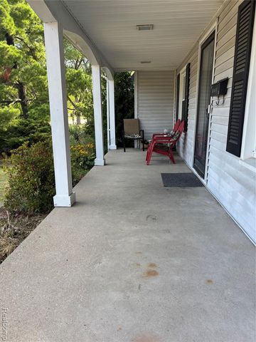 22449 Marine Avenue, Eastpointe, MI 48021