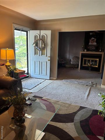 22449 Marine Avenue, Eastpointe, MI 48021