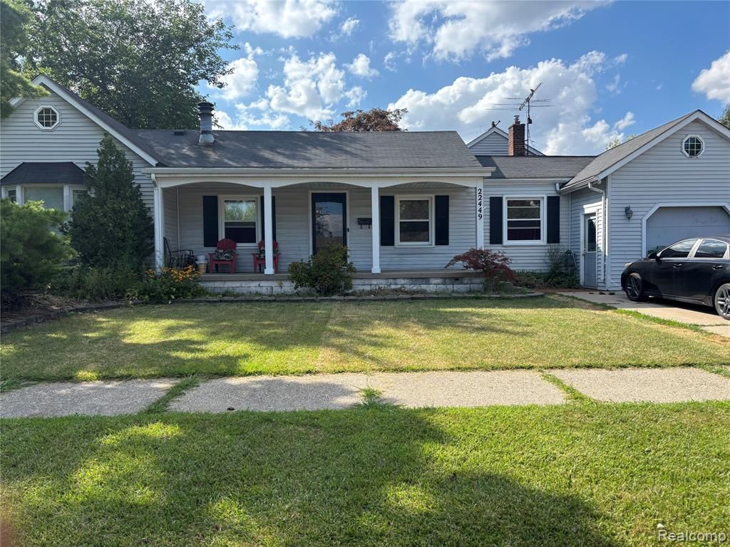 22449 Marine Avenue, Eastpointe, MI 48021