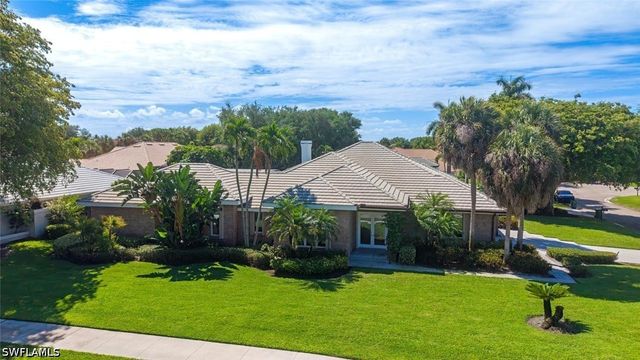 7018 Greentree DR, Naples, FL 34108