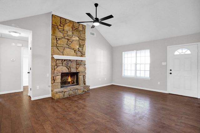 6679 ELMORE WOODS CV, Memphis, TN 38134