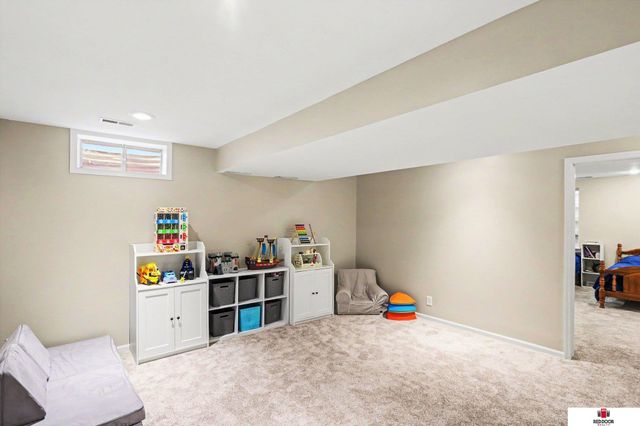 2601 S 75th Street, Lincoln, NE 68506
