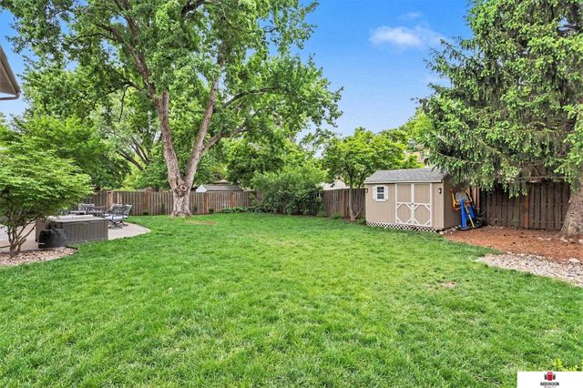 2601 S 75th Street, Lincoln, NE 68506
