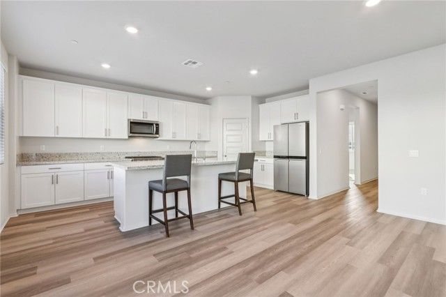 19536 Hanging Rock Road, Lake Elsinore, CA 92532