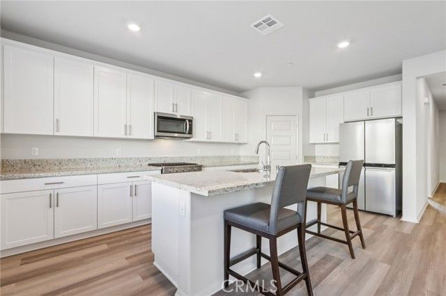 19536 Hanging Rock Road, Lake Elsinore, CA 92532