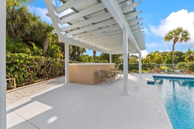 2275 GENESEA LANE, Vero Beach, FL 32963