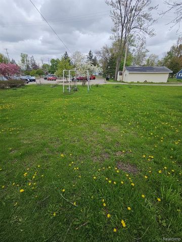 209 E Corunna Avenue, Corunna, MI 48817