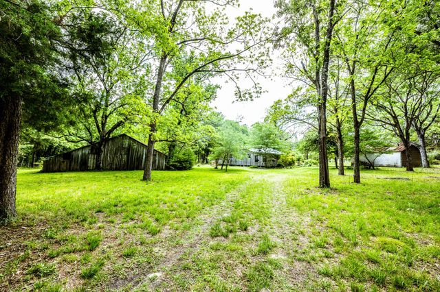 382 Sawmill Drive, Lovelady, TX 75851