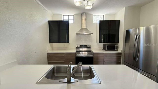 6133 METROWEST BOULEVARD 105, Orlando, FL 32835