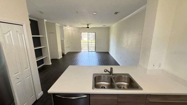 6133 METROWEST BOULEVARD 105, Orlando, FL 32835