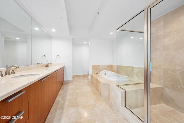 231 Riverside Dr Unit 604, Holly Hill, FL 32117