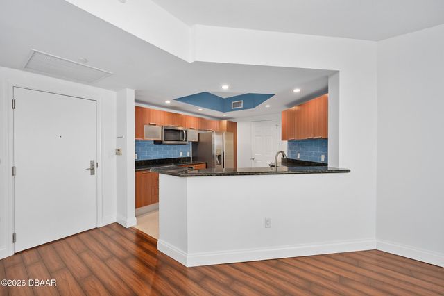 231 Riverside Dr Unit 604, Holly Hill, FL 32117