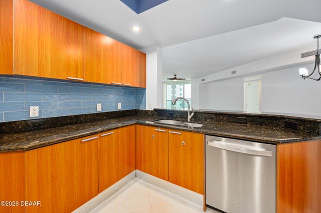 231 Riverside Dr Unit 604, Holly Hill, FL 32117