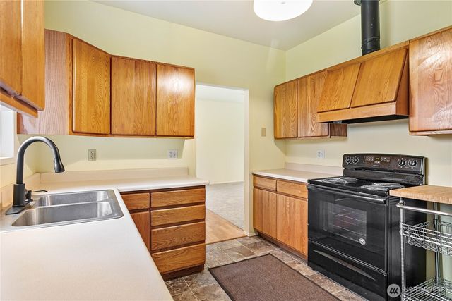 5473 Strand Road, Deming, WA 98244