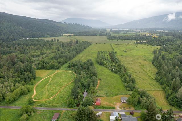 5473 Strand Road, Deming, WA 98244