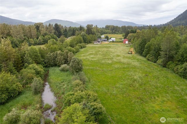 5473 Strand Road, Deming, WA 98244