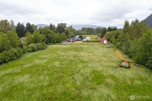 5473 Strand Road, Deming, WA 98244
