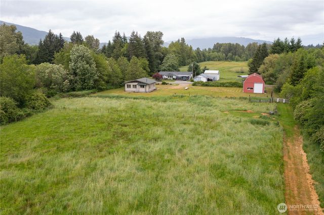 5473 Strand Road, Deming, WA 98244