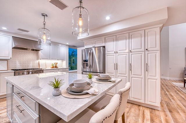 27 Palm Beach Court, Dana Point, CA 92629