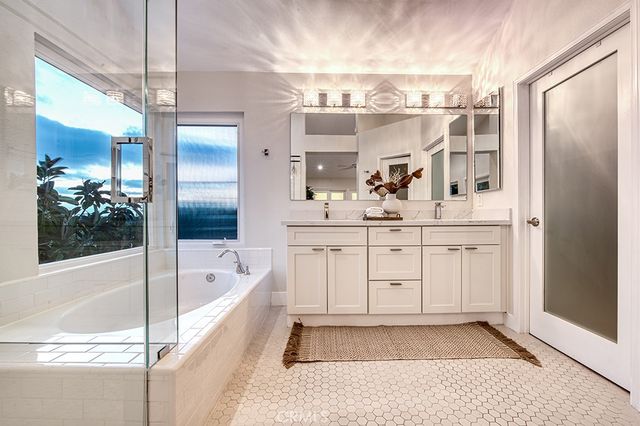 27 Palm Beach Court, Dana Point, CA 92629
