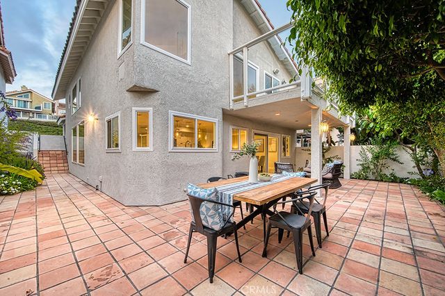 27 Palm Beach Court, Dana Point, CA 92629