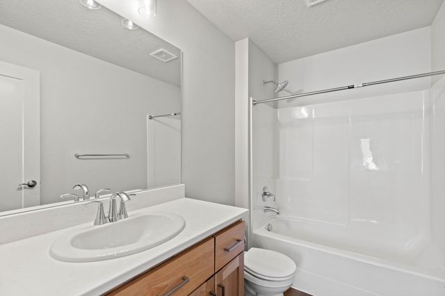 211 S Woodlawn Ln, Spokane Valley, WA 99216