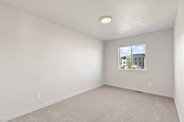 211 S Woodlawn Ln, Spokane Valley, WA 99216