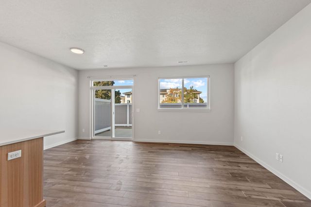 211 S Woodlawn Ln, Spokane Valley, WA 99216